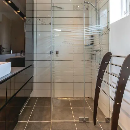 度假居 Three-bedroom Holiday In *