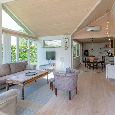 Three-bedroom Holiday In 斯莱格思